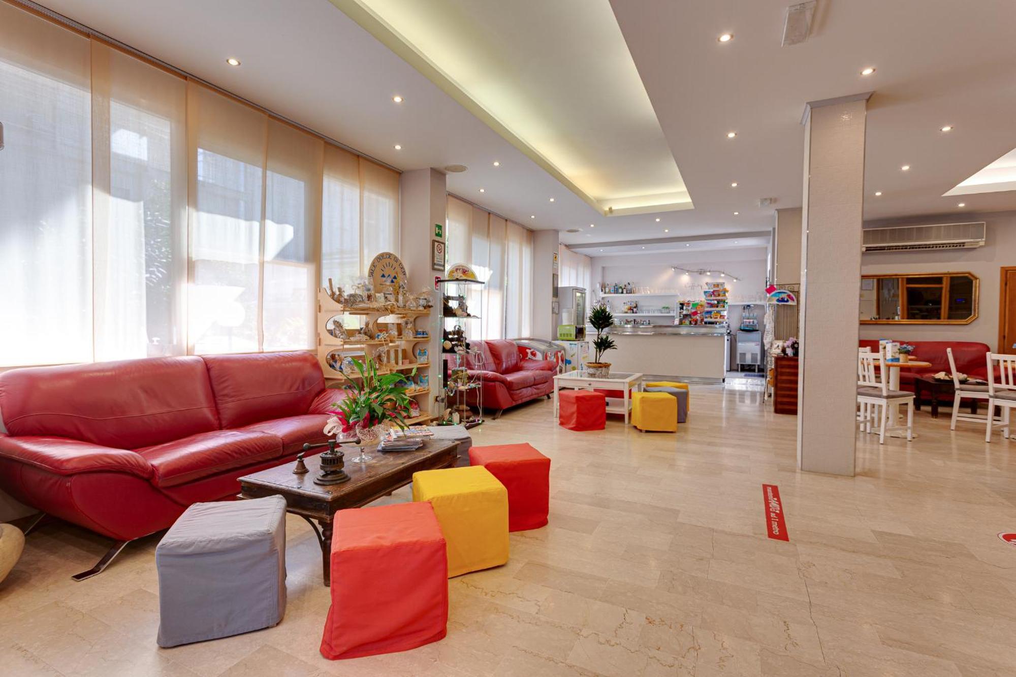 Hotel Kiss تْشيزيناتيكو المظهر الخارجي الصورة
